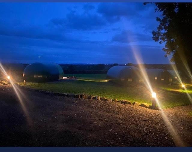 Отель Thornfield Farm Luxury Glamping Pods, The Dark Hedges, Ballycastle Stranocum Экстерьер фото